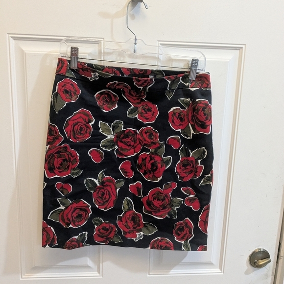 Love Moschino Rose Print Skirt - Picture 1 of 5